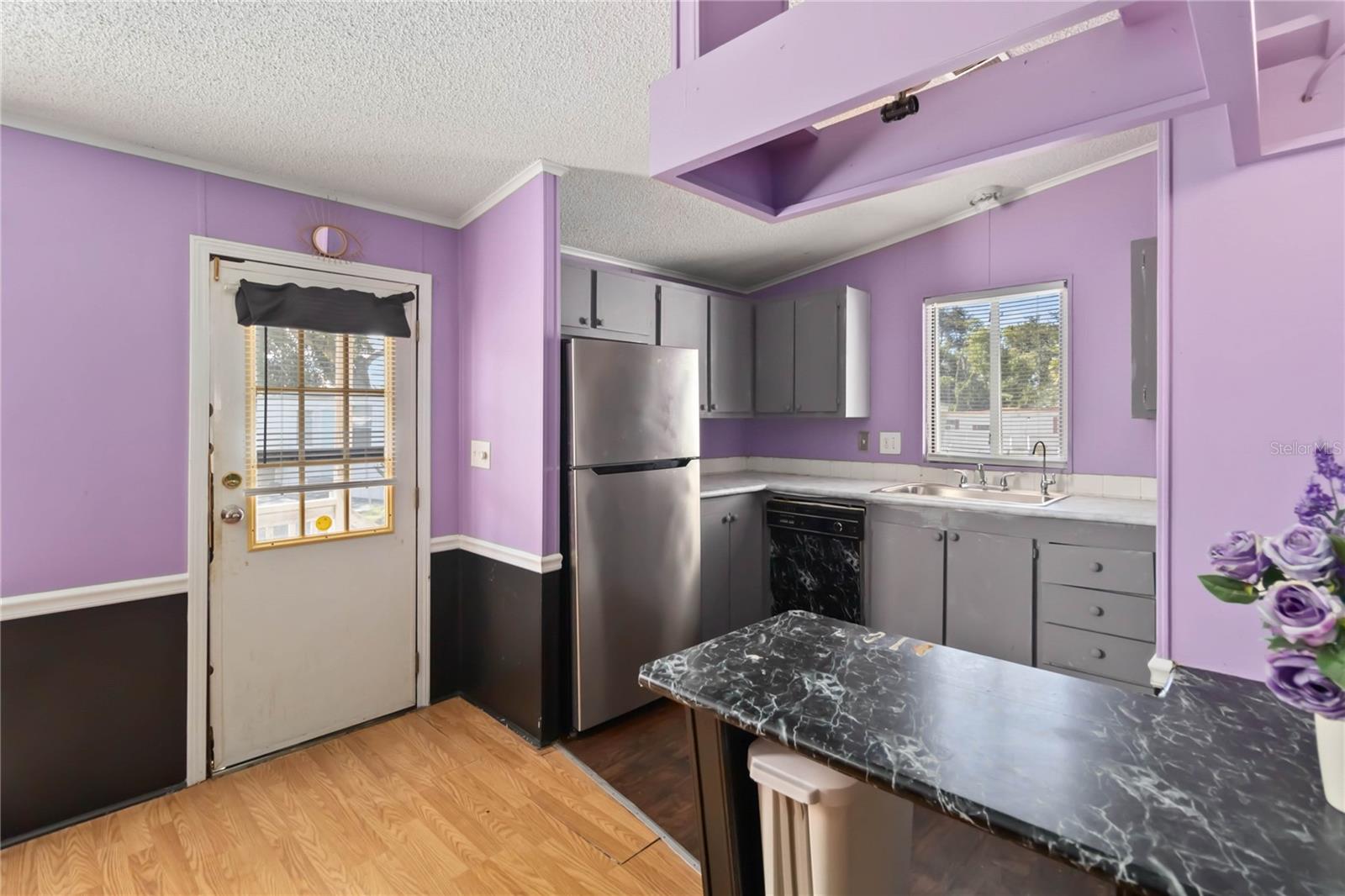 N6140924 Property Photo