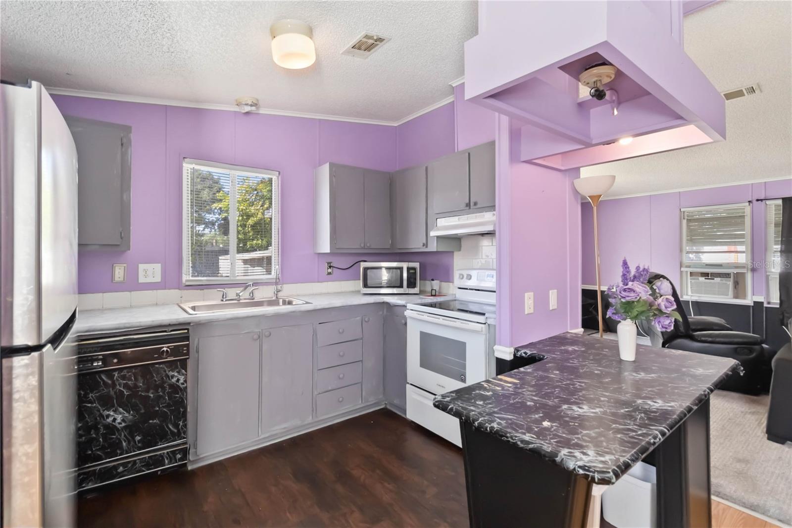 N6140924 Property Photo