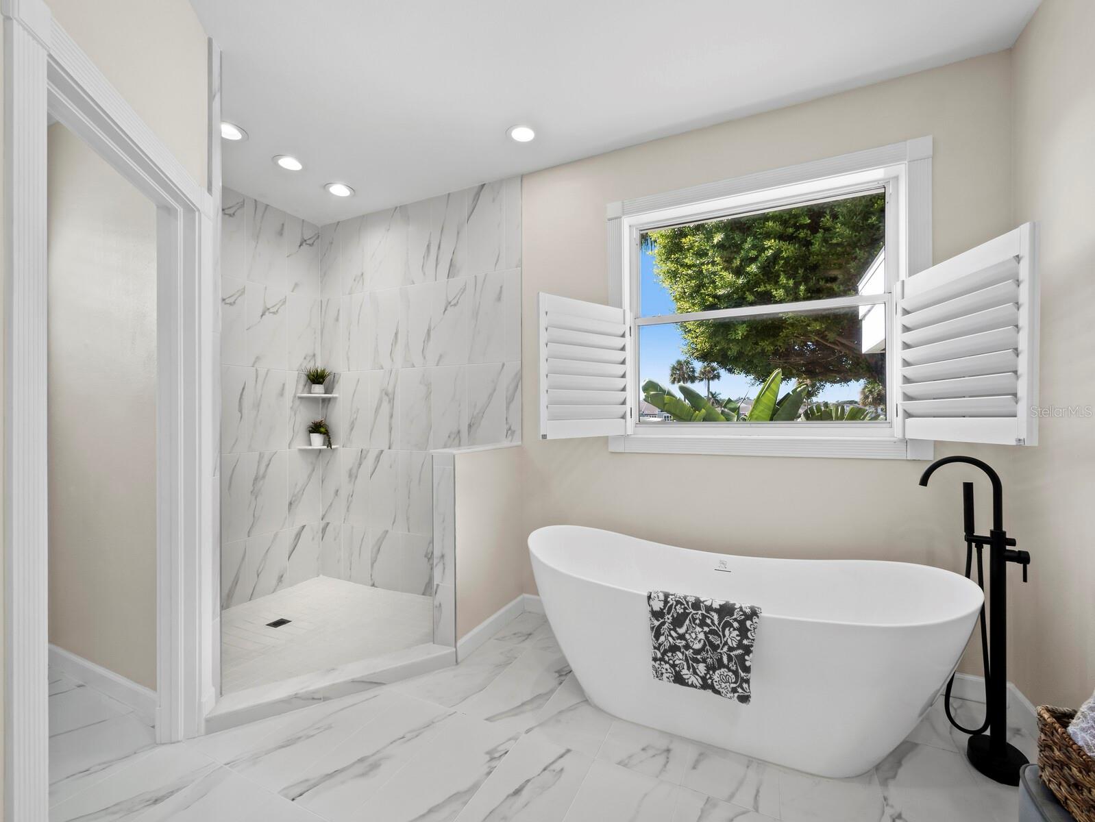 3408 FAIR OAKS LN, LONGBOAT KEY, FL, 34228