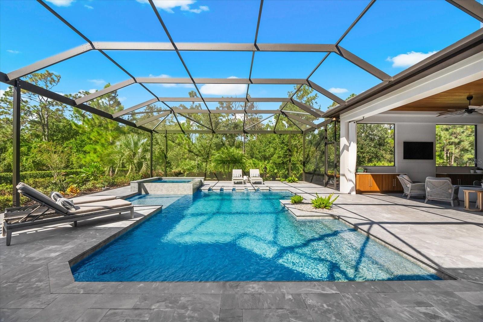 A4667848 Property Photo