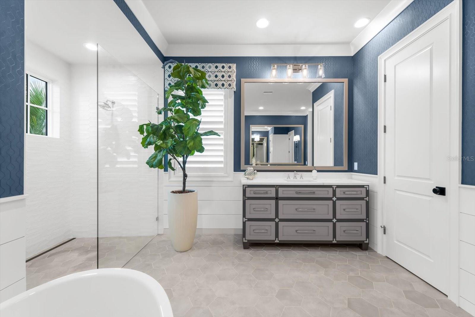 A4667848 Property Photo