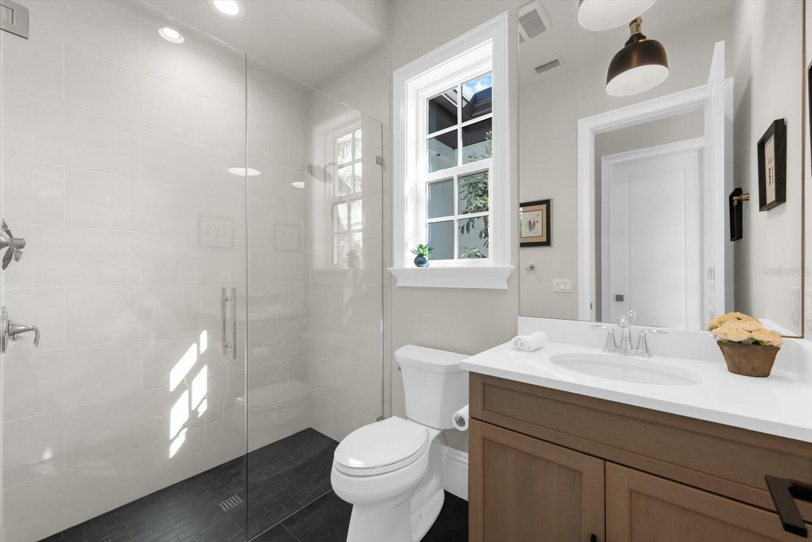 A4667848 Property Photo