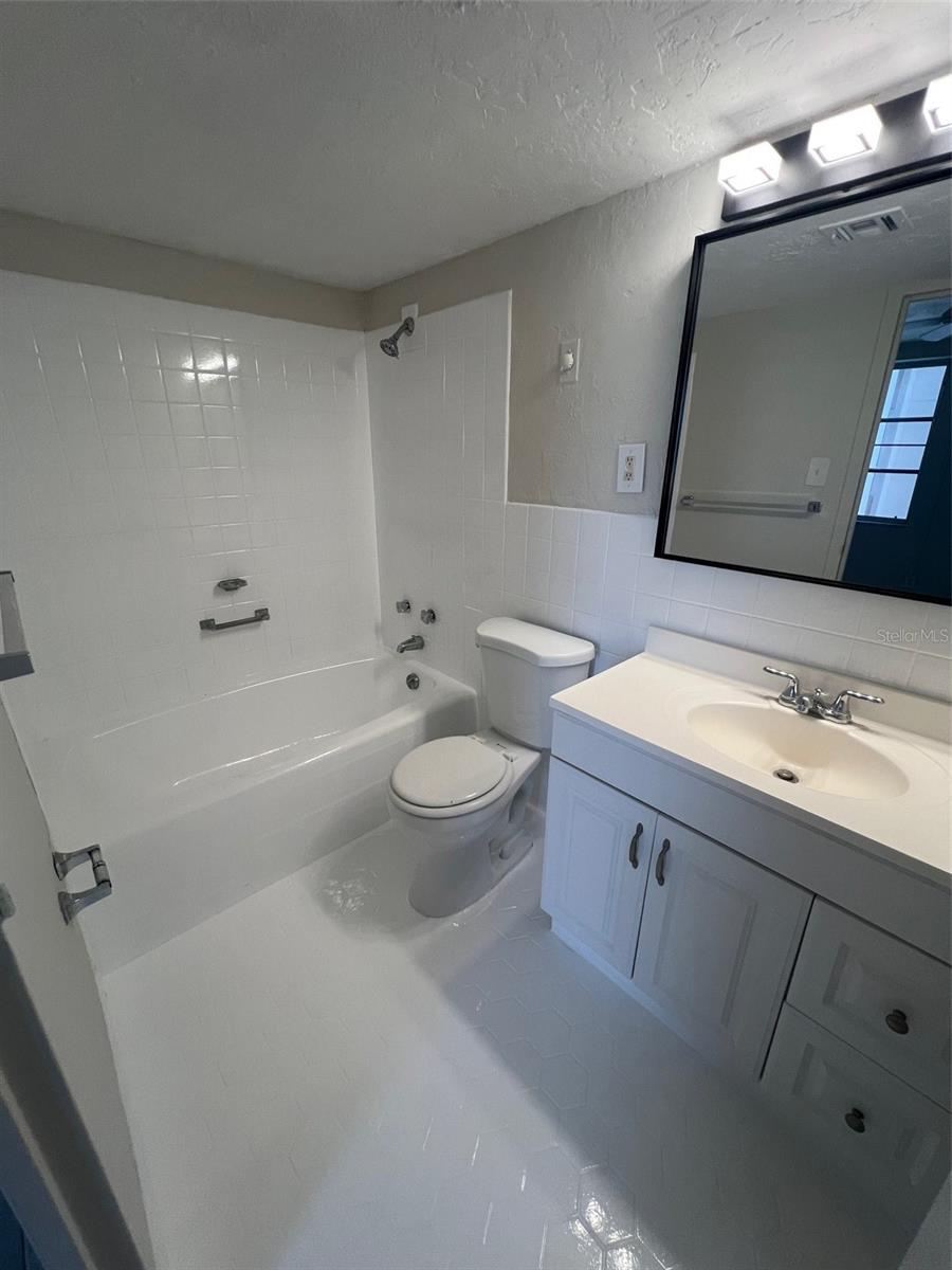 10355 PARADISE BLVD #202, TREASURE ISLAND, FL, 33706