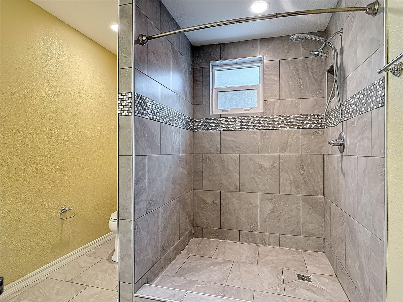 2094 PENN DR, DELAND, FL, 32724