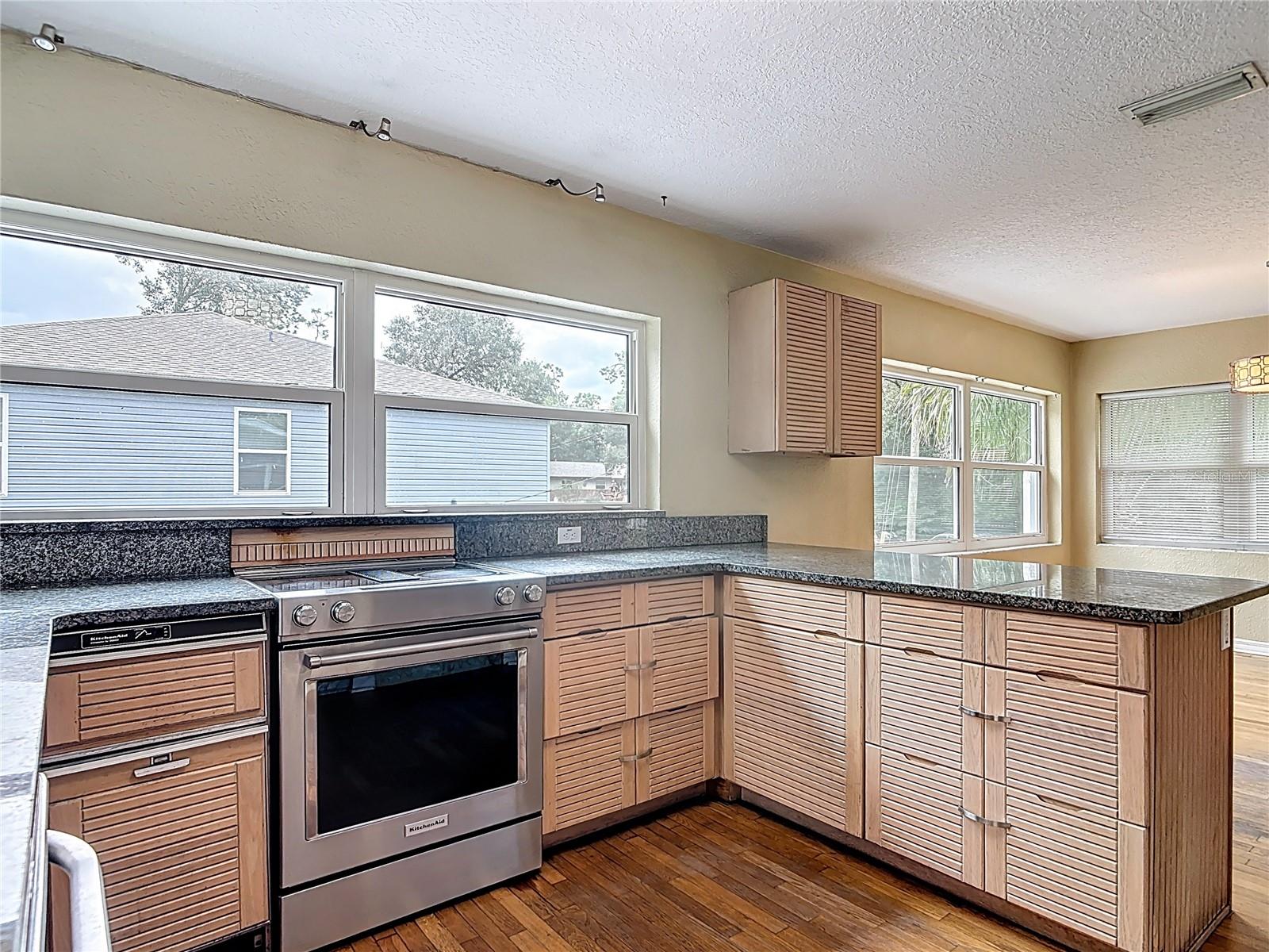 2094 PENN DR, DELAND, FL, 32724