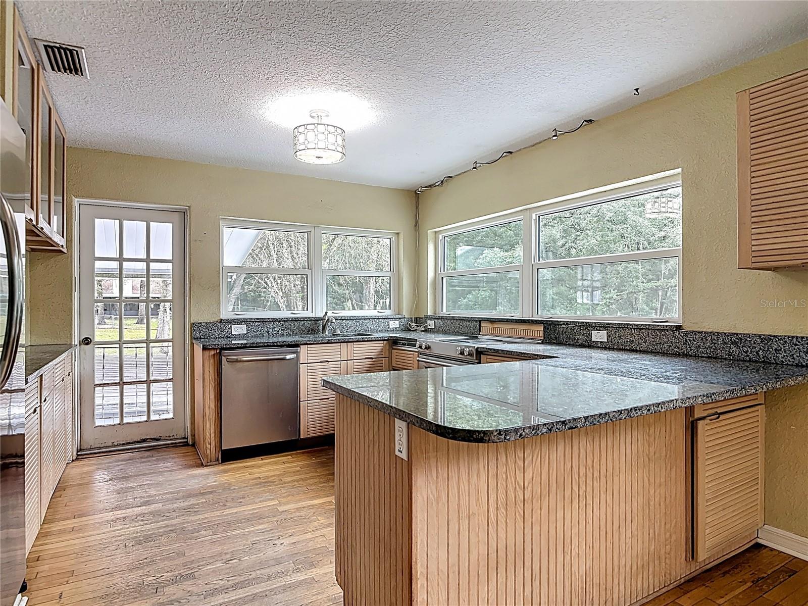 2094 PENN DR, DELAND, FL, 32724