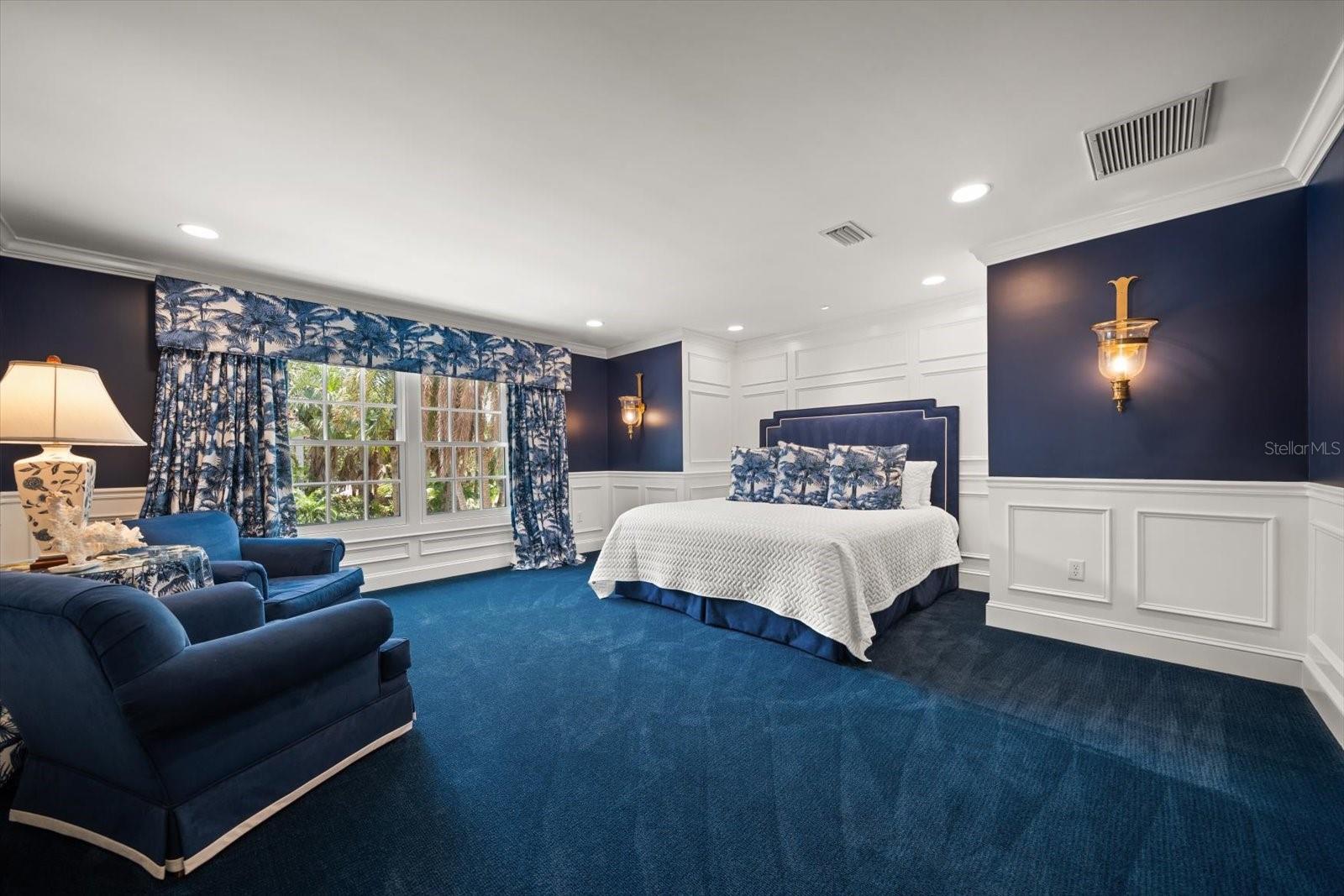 TB8436074 Property Photo