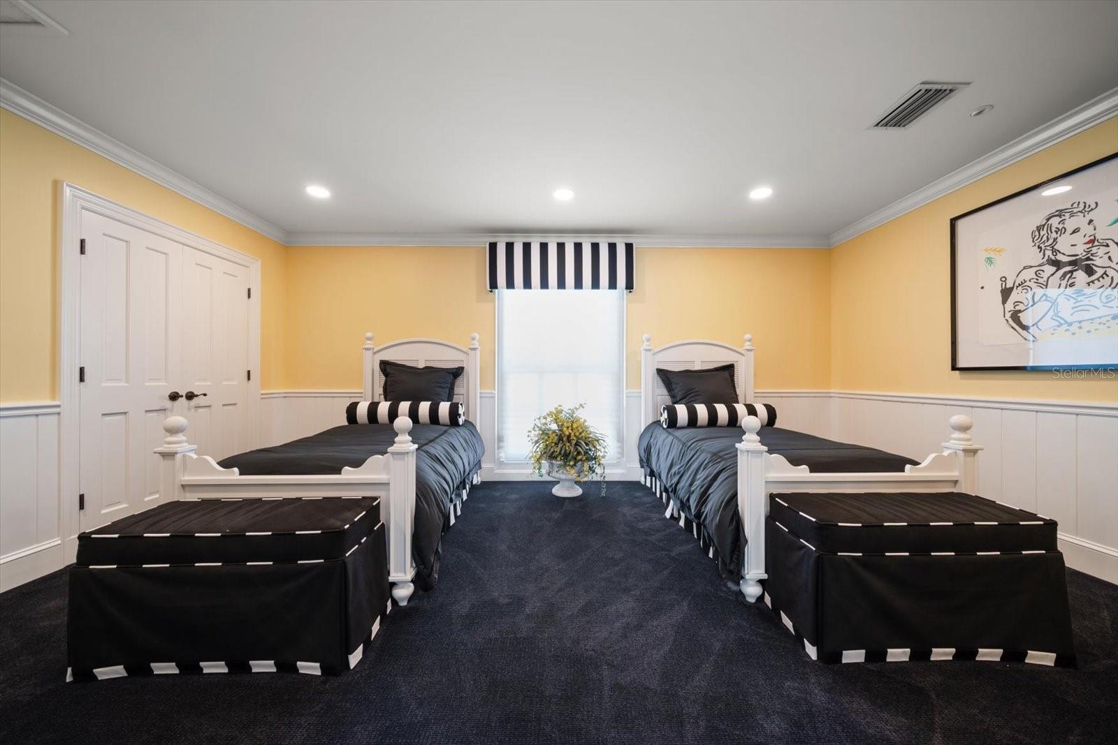 TB8436074 Property Photo