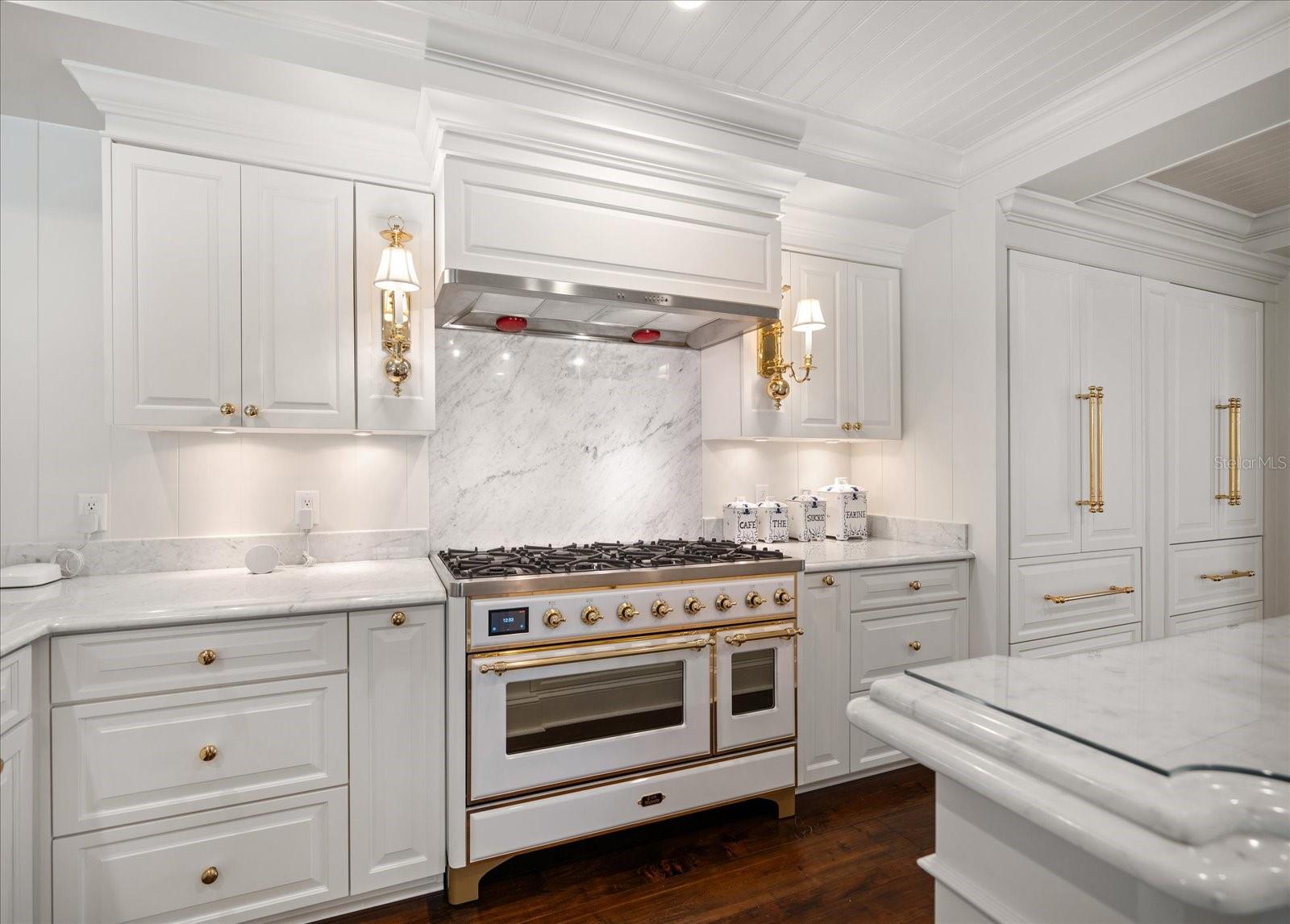 TB8436074 Property Photo