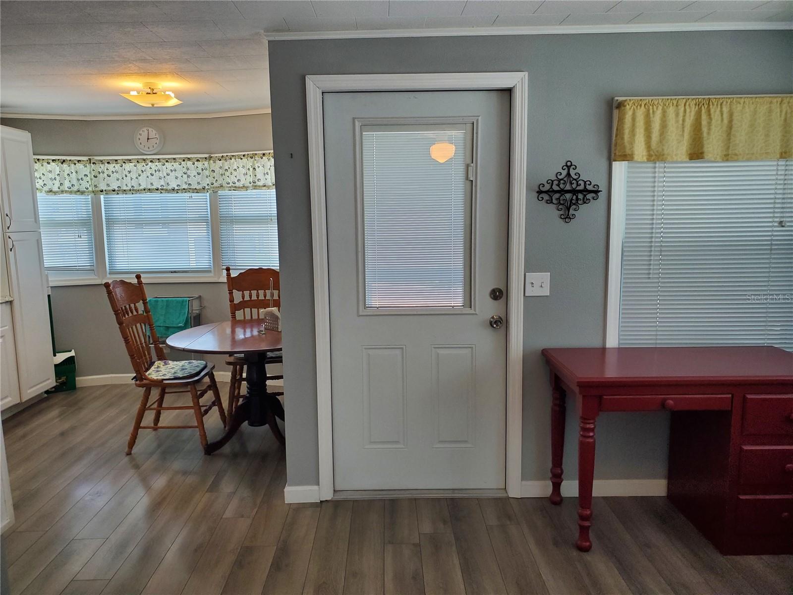 TB8436114 Property Photo