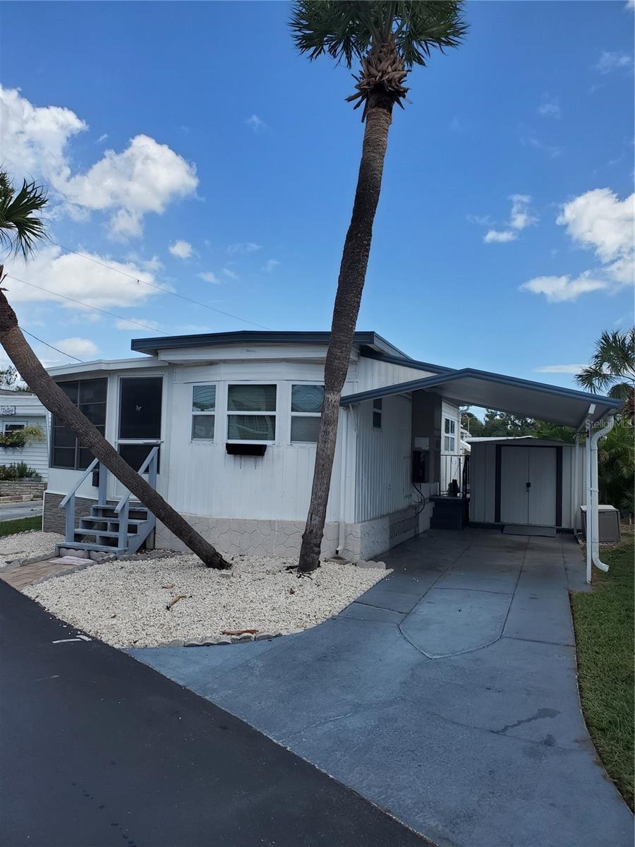 TB8436114 Property Photo