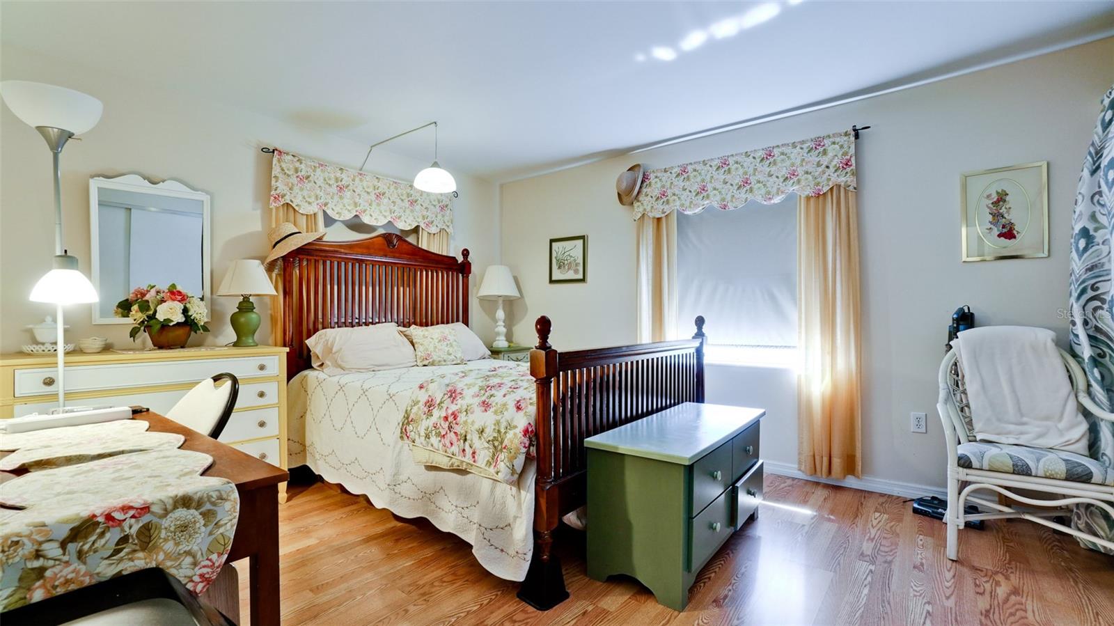 1633 LEISURE DR #M37, BRADENTON, FL, 34207