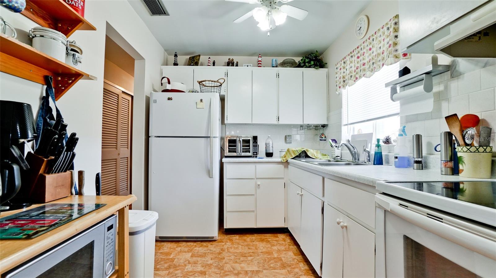 1633 LEISURE DR #M37, BRADENTON, FL, 34207