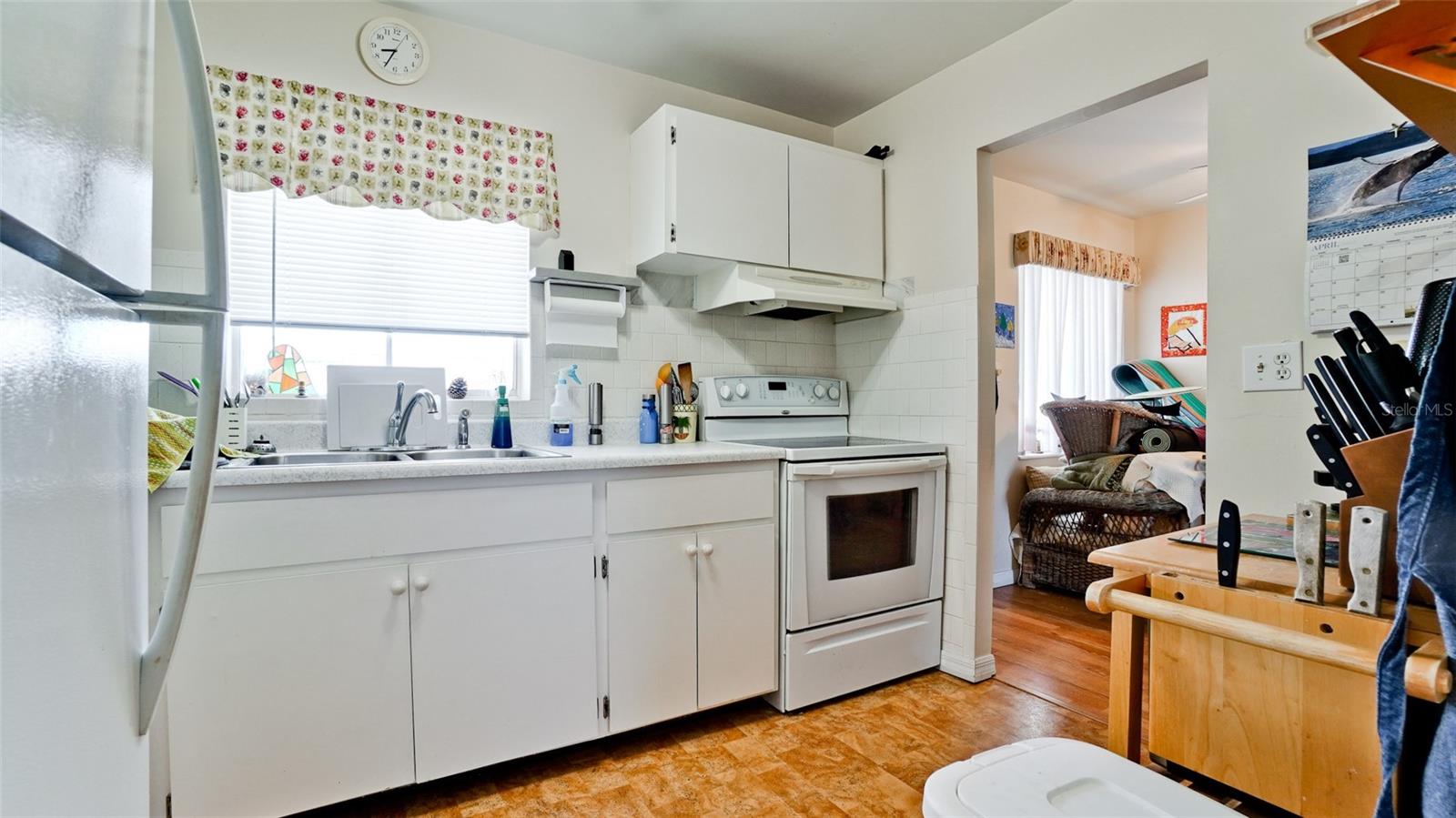 1633 LEISURE DR #M37, BRADENTON, FL, 34207