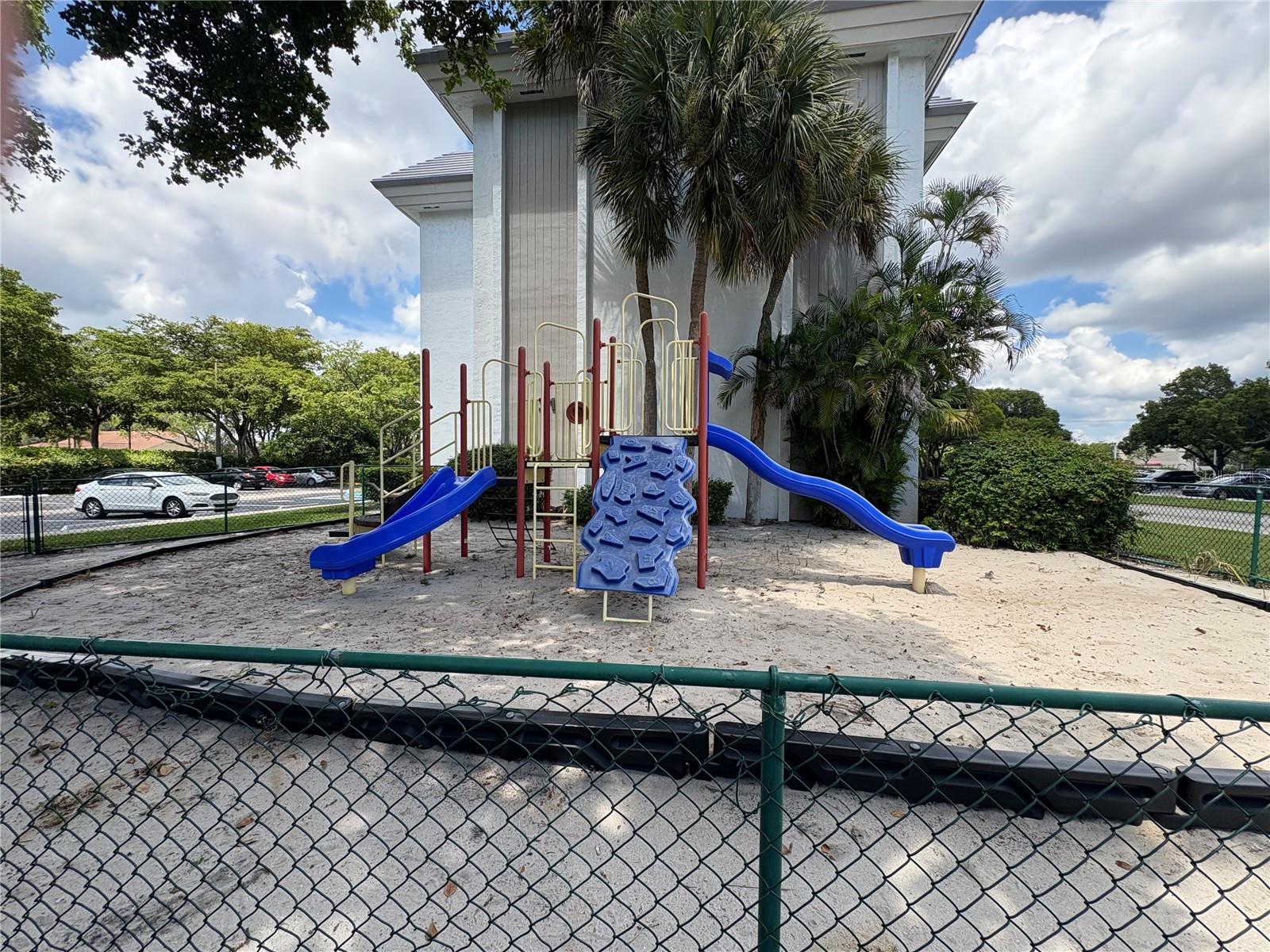 721 N PINE ISLAND RD #401, PLANTATION, FL, 33324