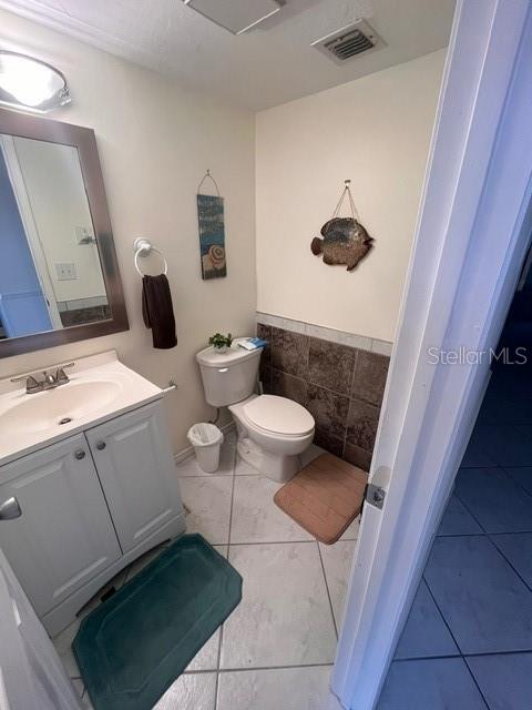 1614 STICKNEY POINT RD #102, SARASOTA, FL, 34231