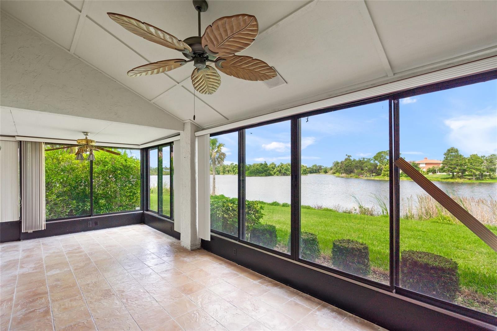 7475 OAK MOSS DR #20, SARASOTA, FL, 34241