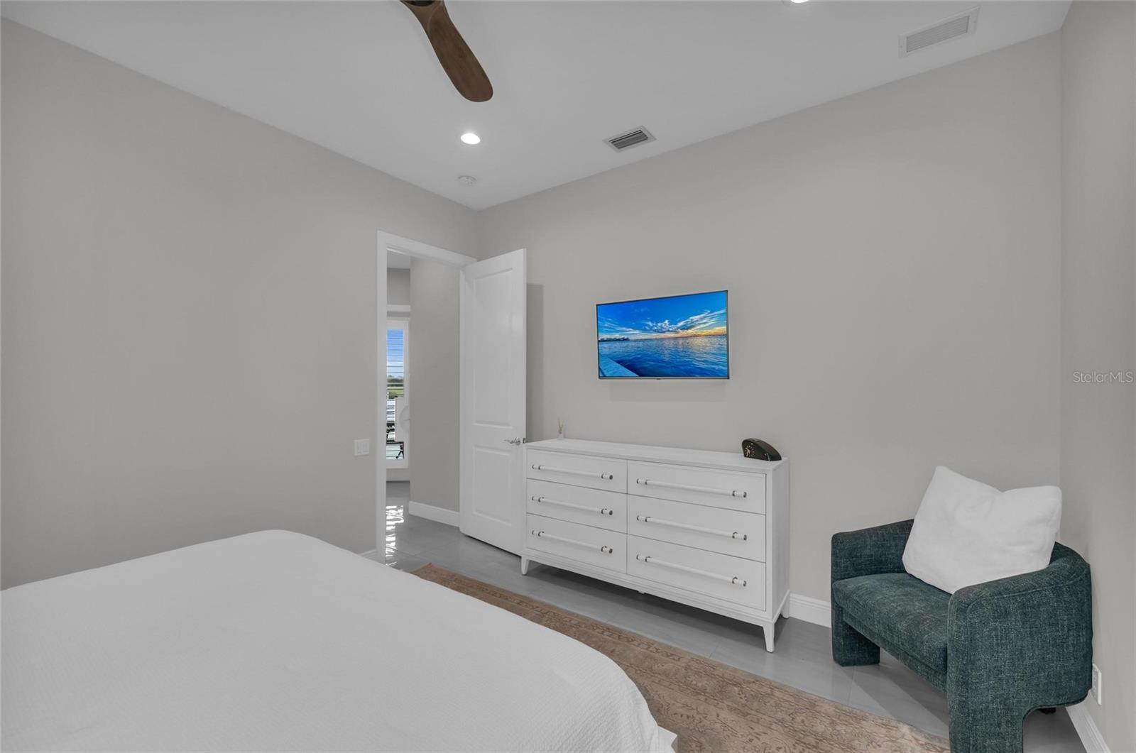 A4667891 Property Photo