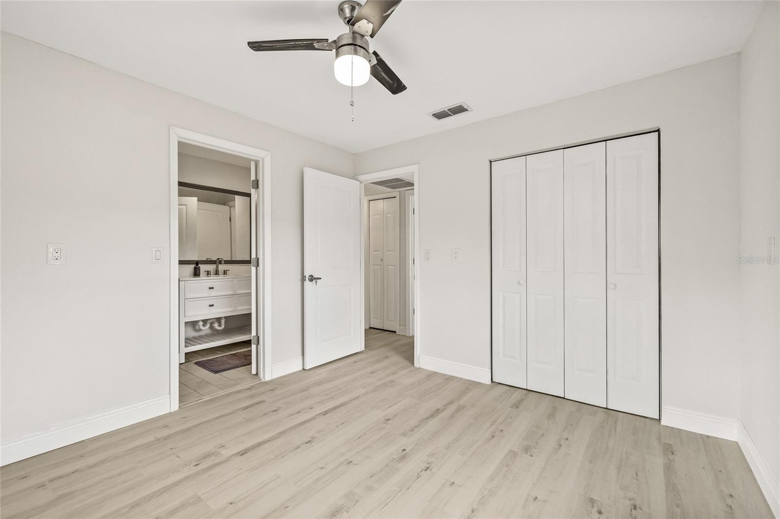 5601 DENVER ST NE, ST PETERSBURG, FL, 33703