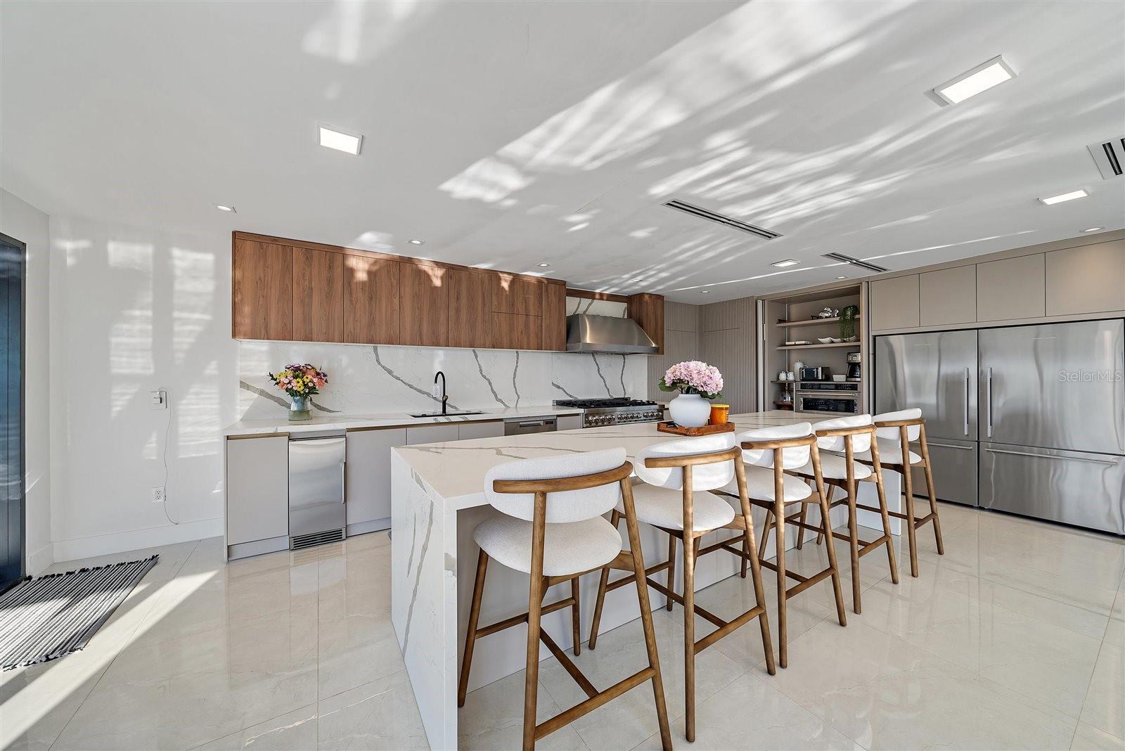 A4667904 Property Photo