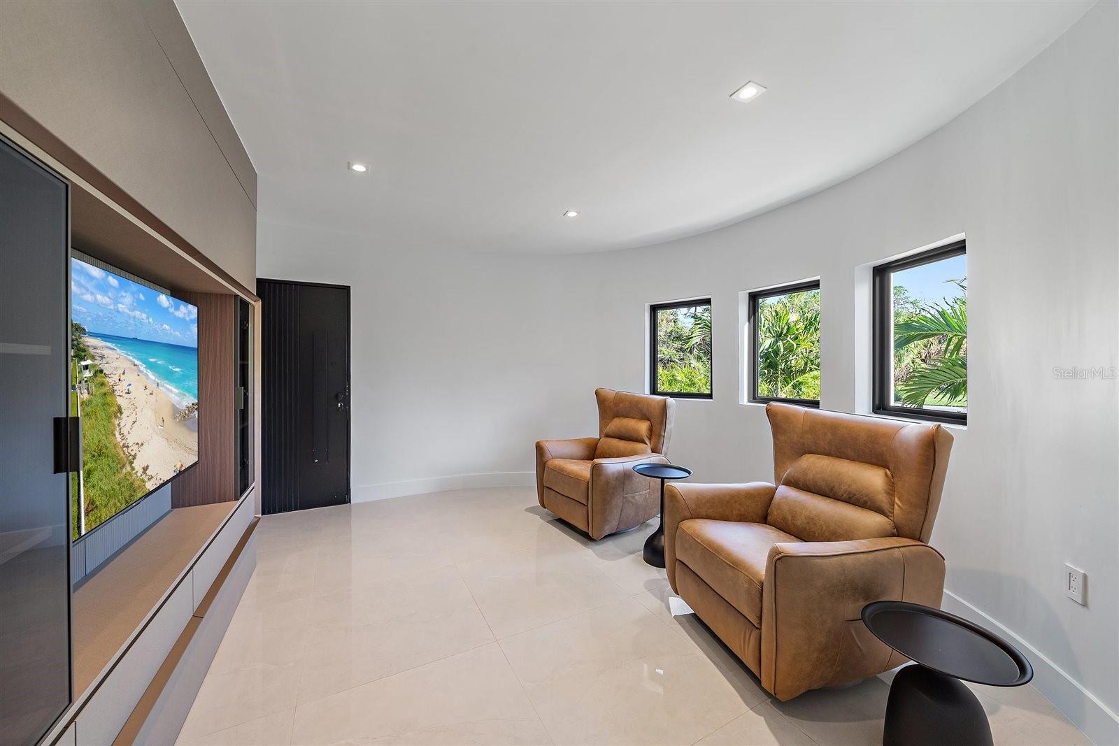 A4667904 Property Photo