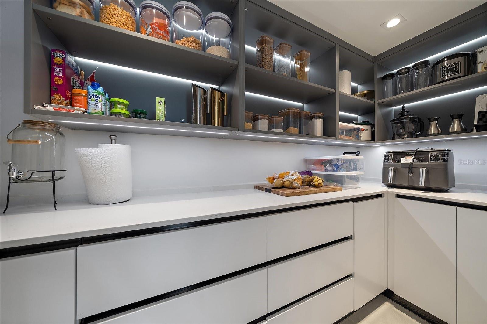 A4667904 Property Photo