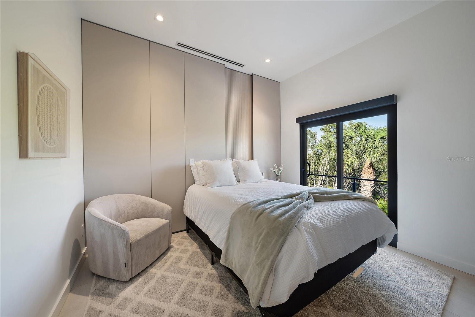 A4667904 Property Photo