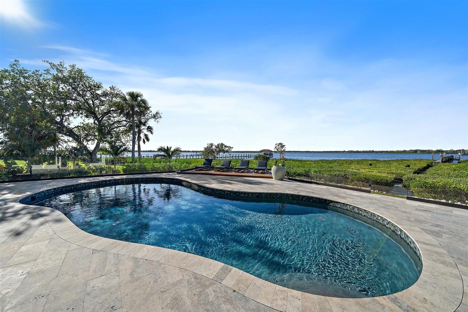 A4667904 Property Photo