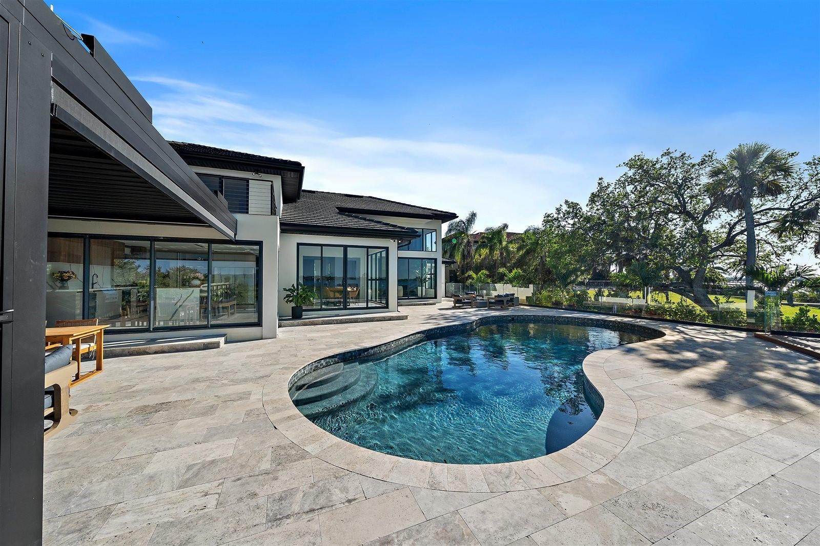 A4667904 Property Photo