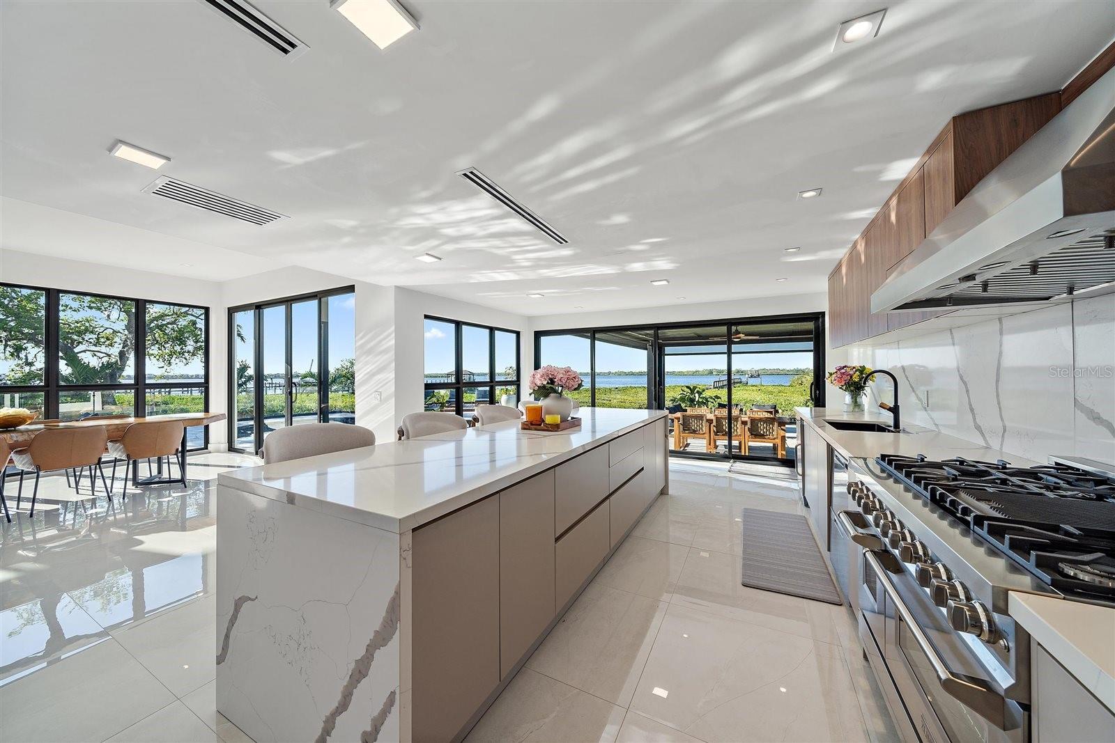 A4667904 Property Photo