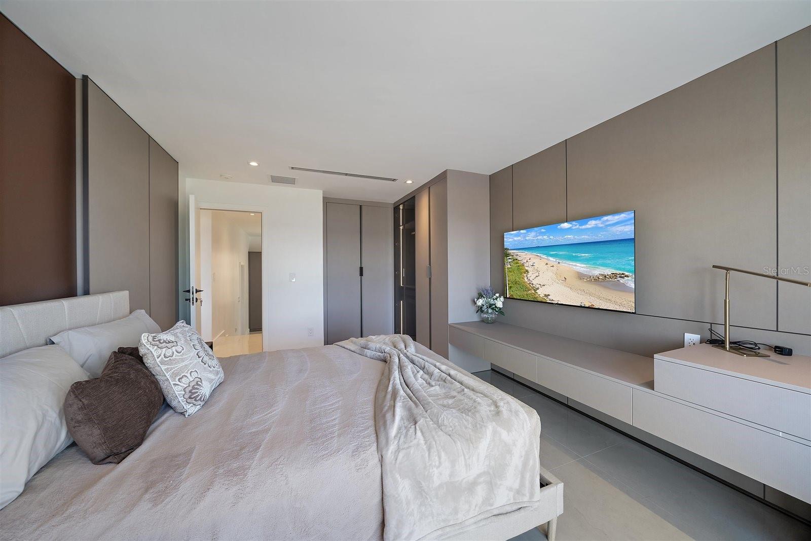 A4667904 Property Photo