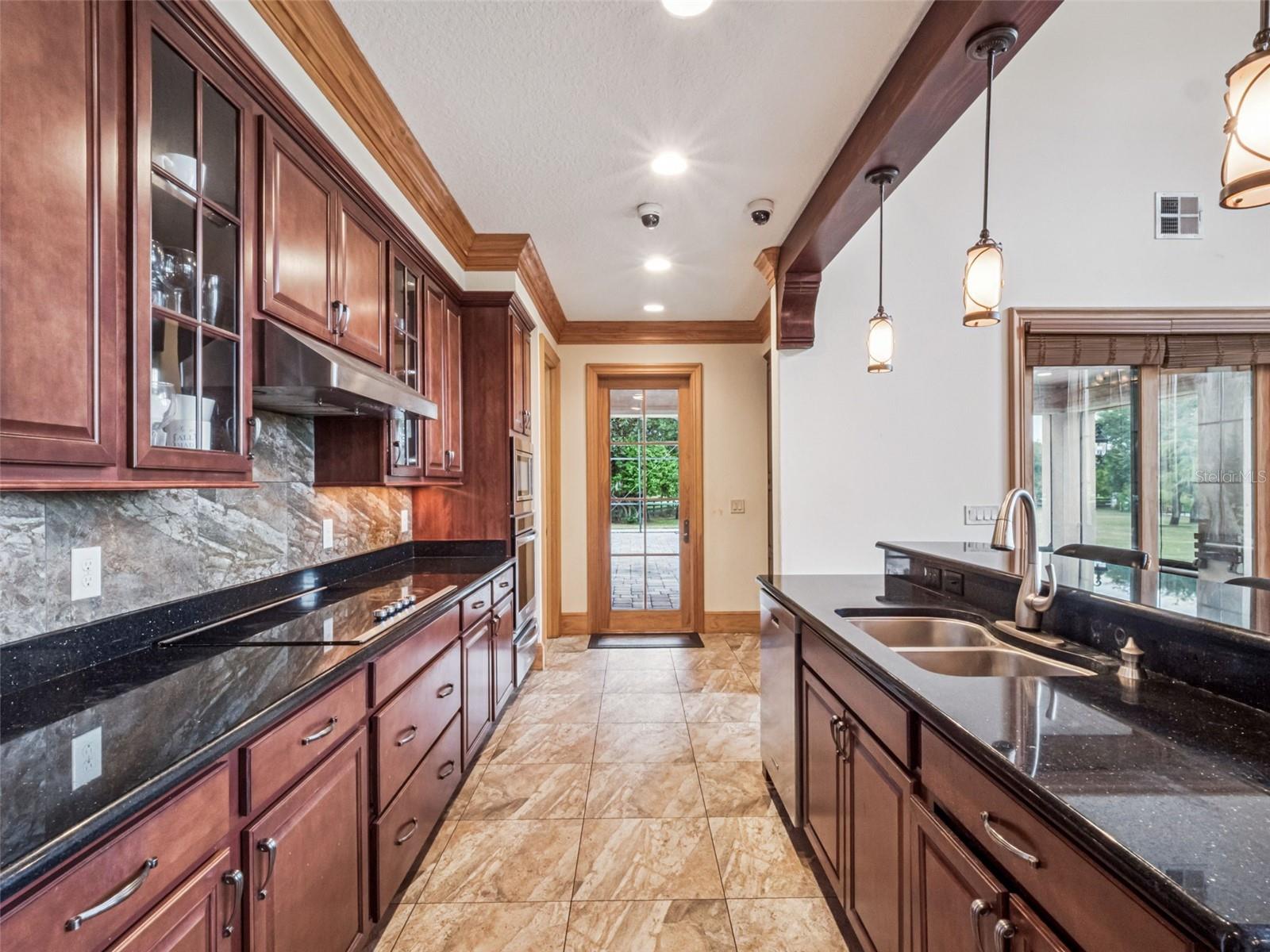 O6351161 Property Photo