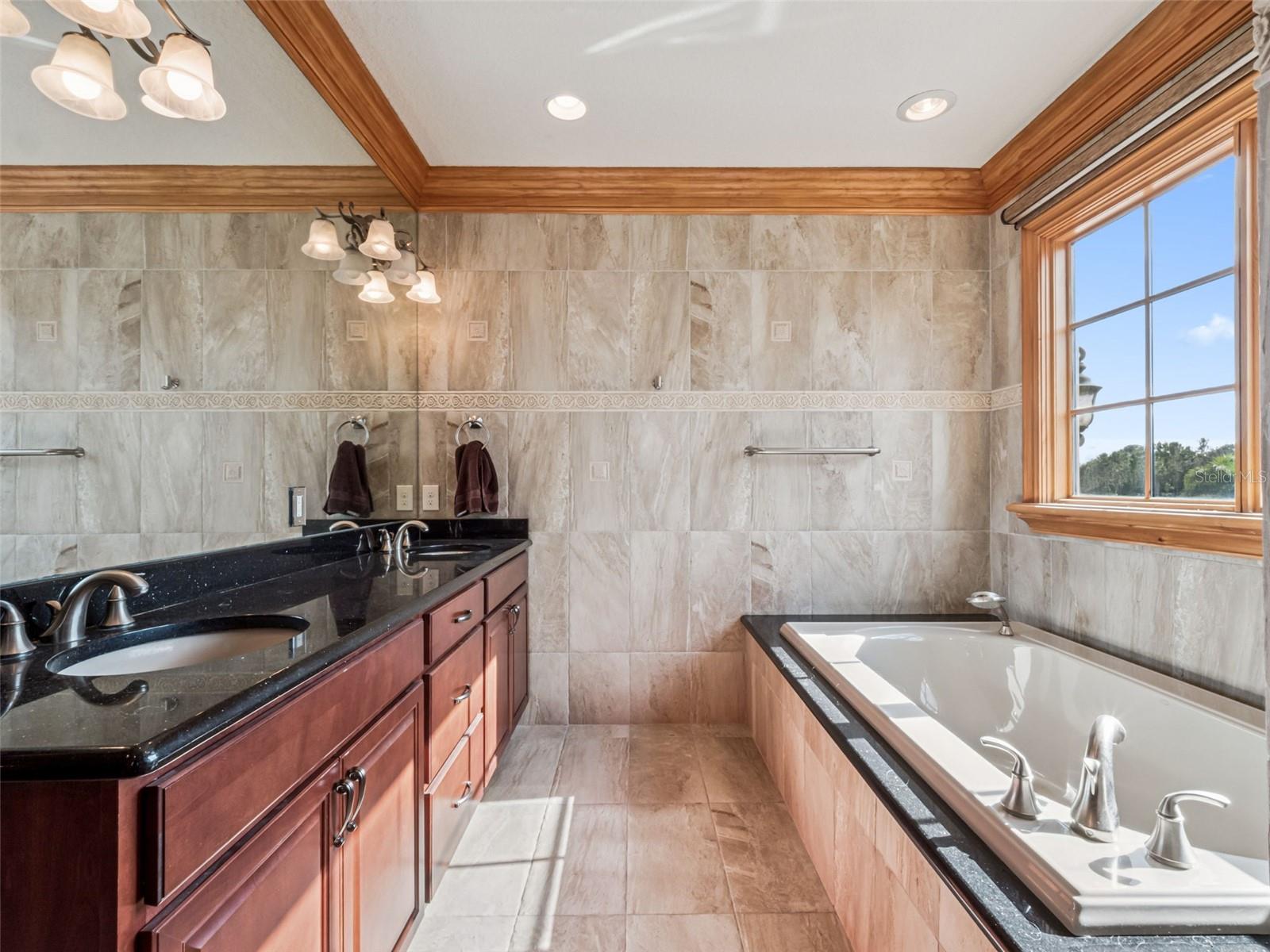 O6351161 Property Photo