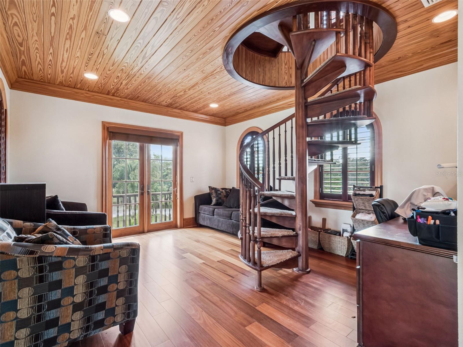 O6351161 Property Photo