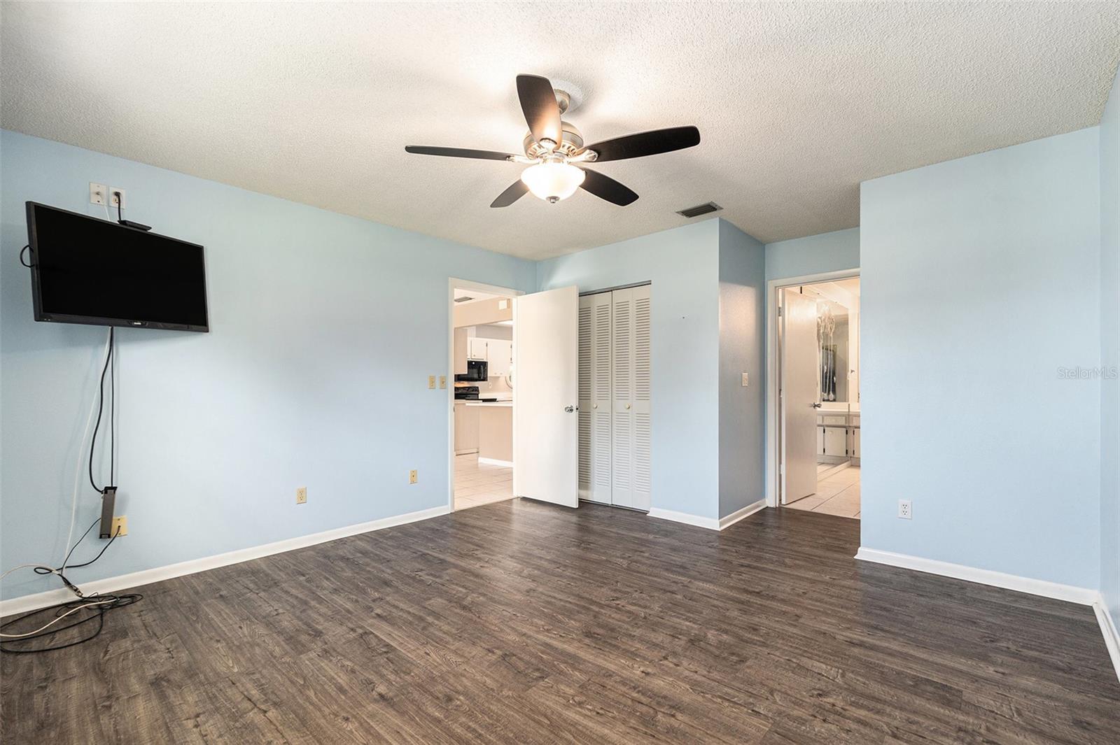 382 CLUB MANOR DR, SUN CITY CENTER, FL, 33573