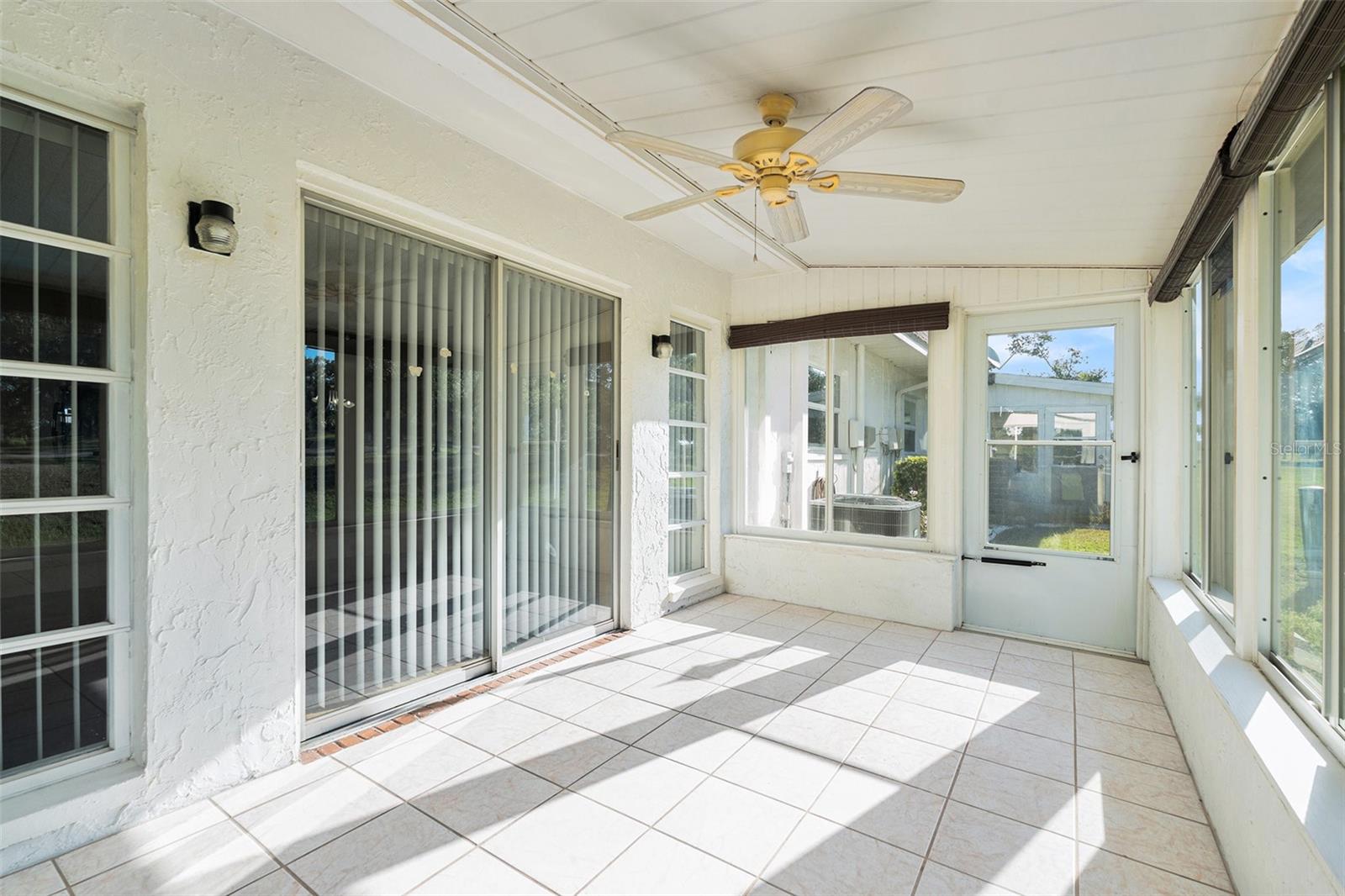 382 CLUB MANOR DR, SUN CITY CENTER, FL, 33573