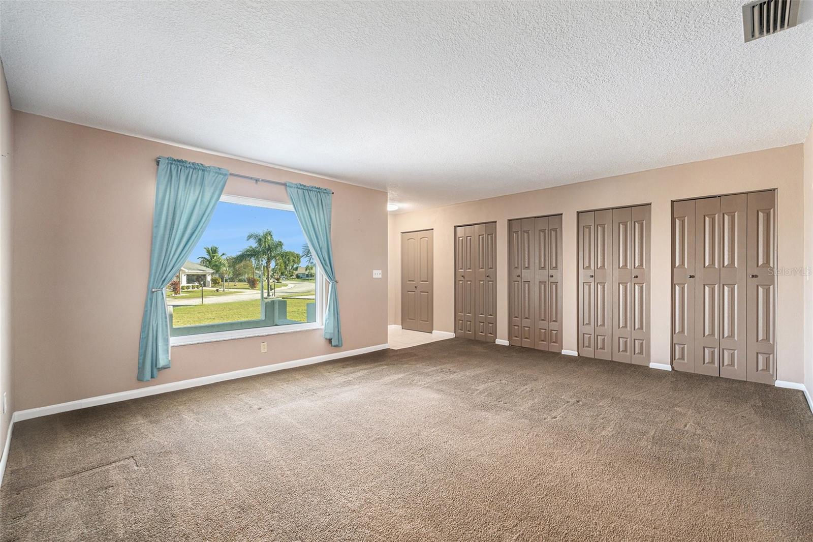 382 CLUB MANOR DR, SUN CITY CENTER, FL, 33573