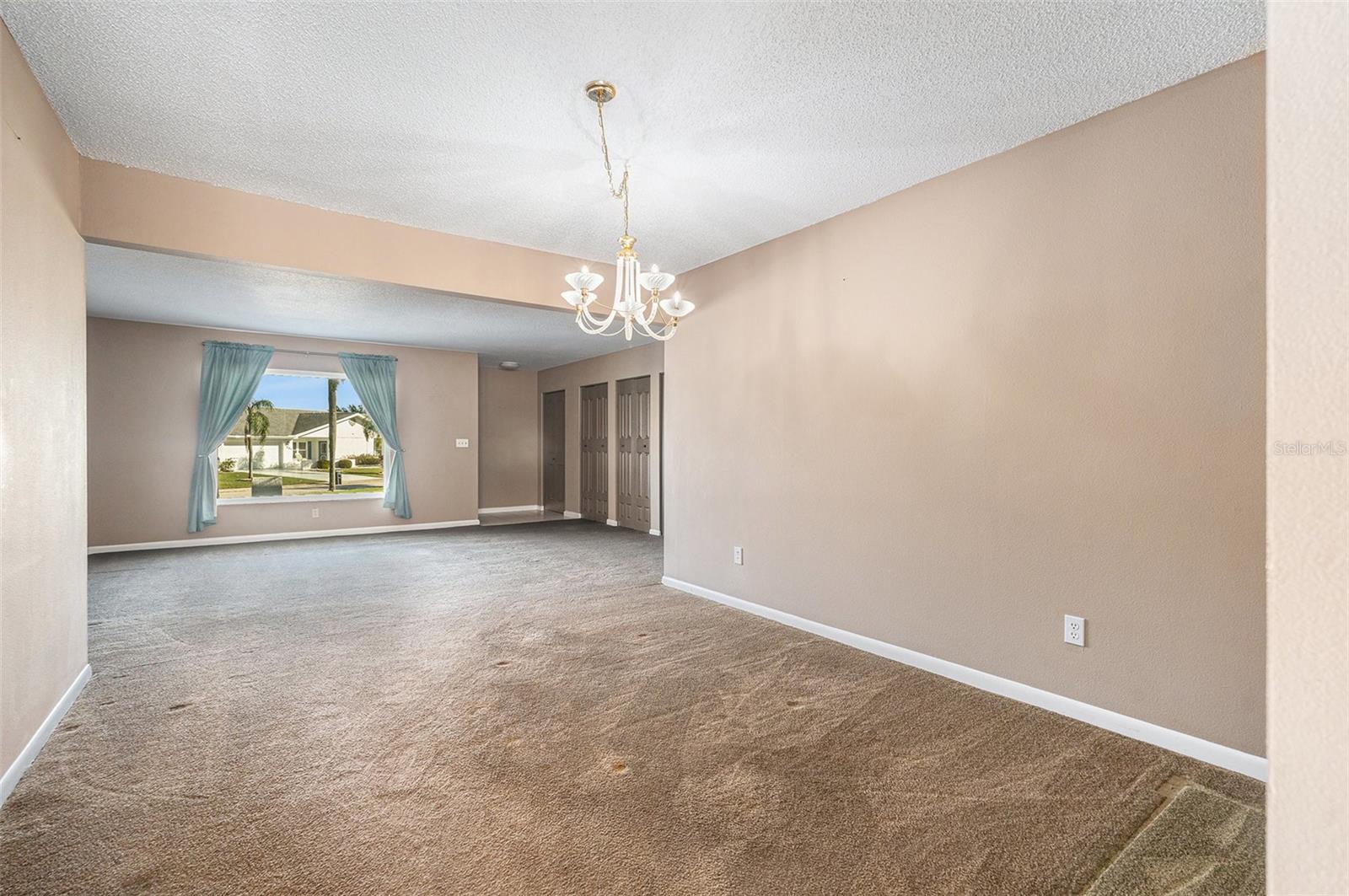 382 CLUB MANOR DR, SUN CITY CENTER, FL, 33573