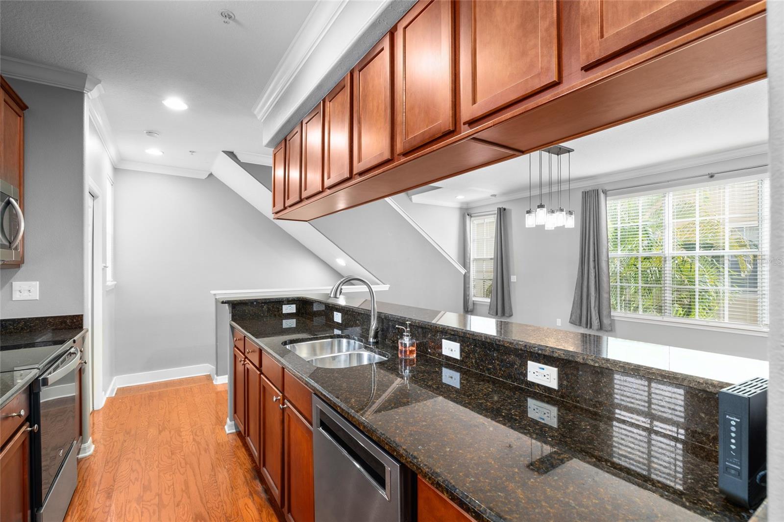 Floor 2: bright kitchen