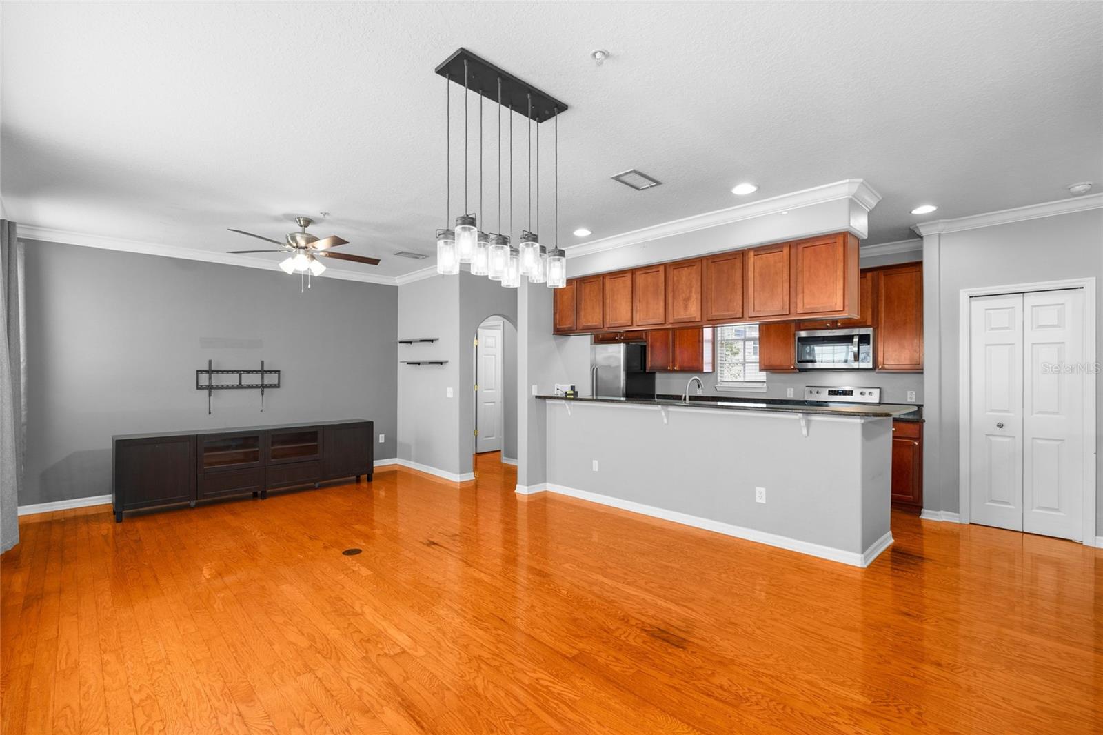 Floor 2: family room