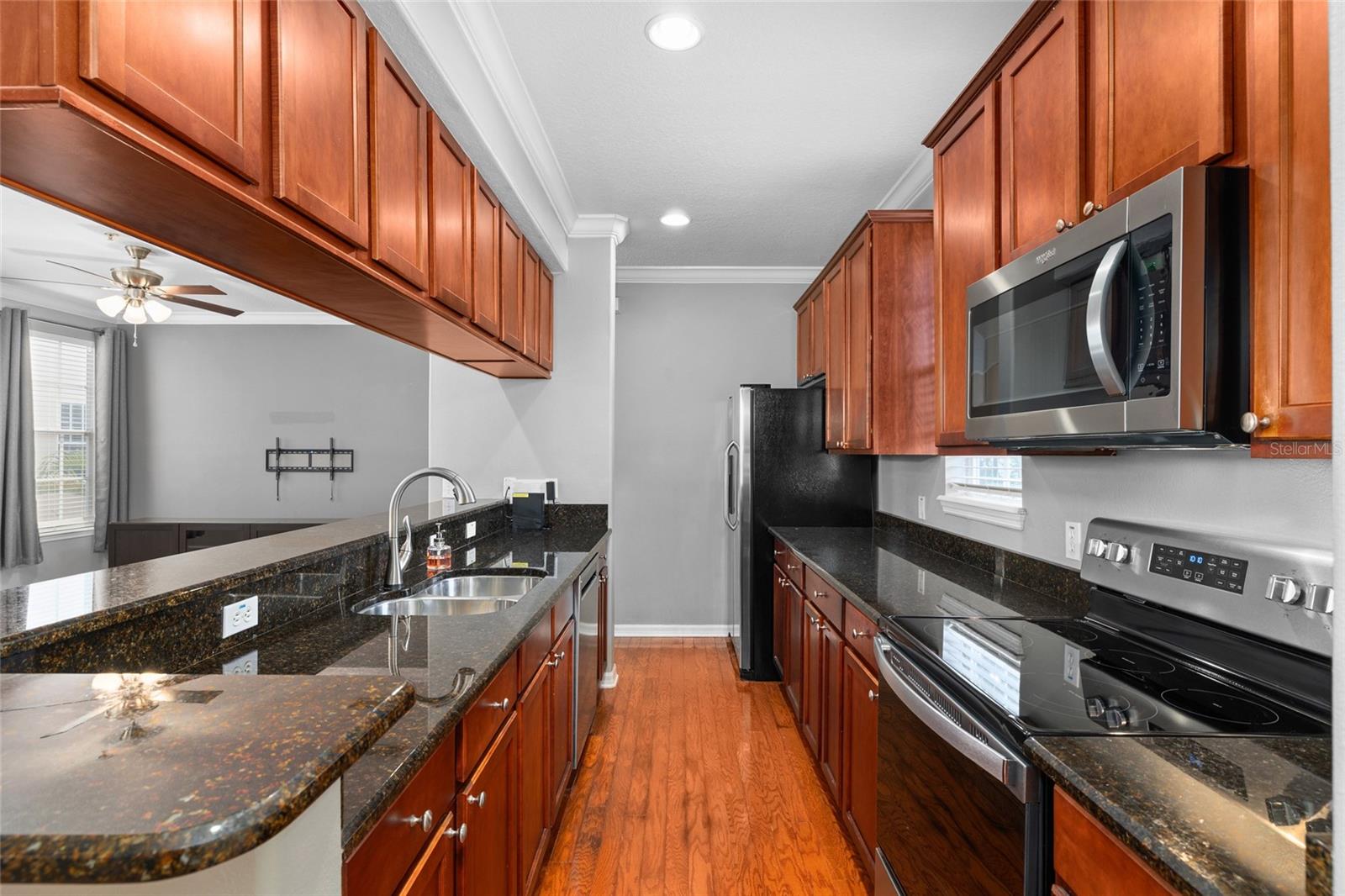 Floor 2: lots of cabinets