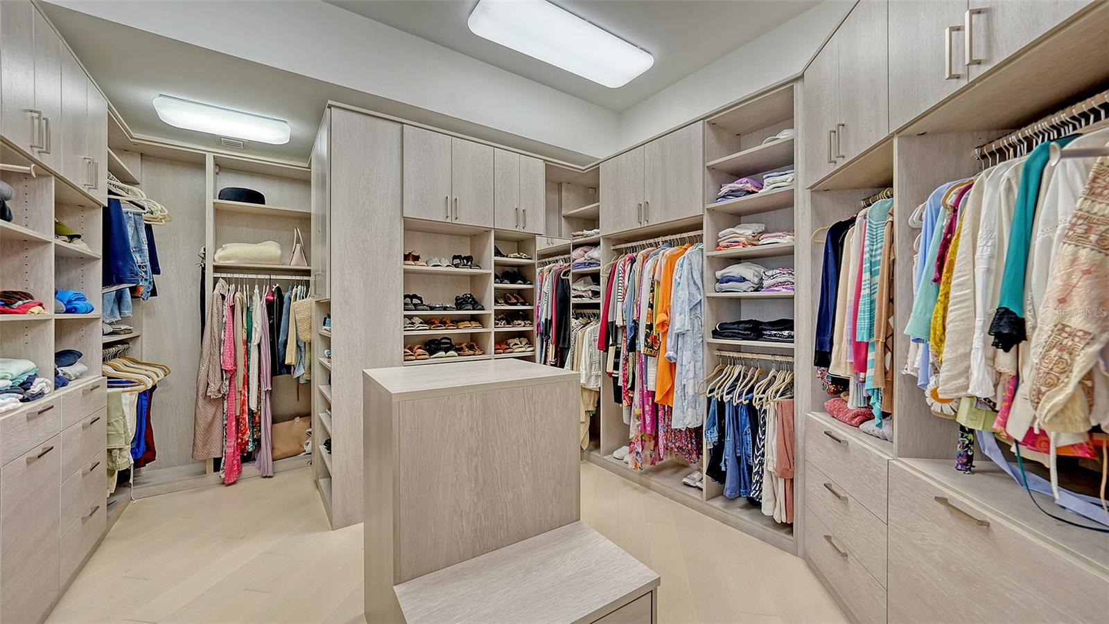 A4667938 Property Photo