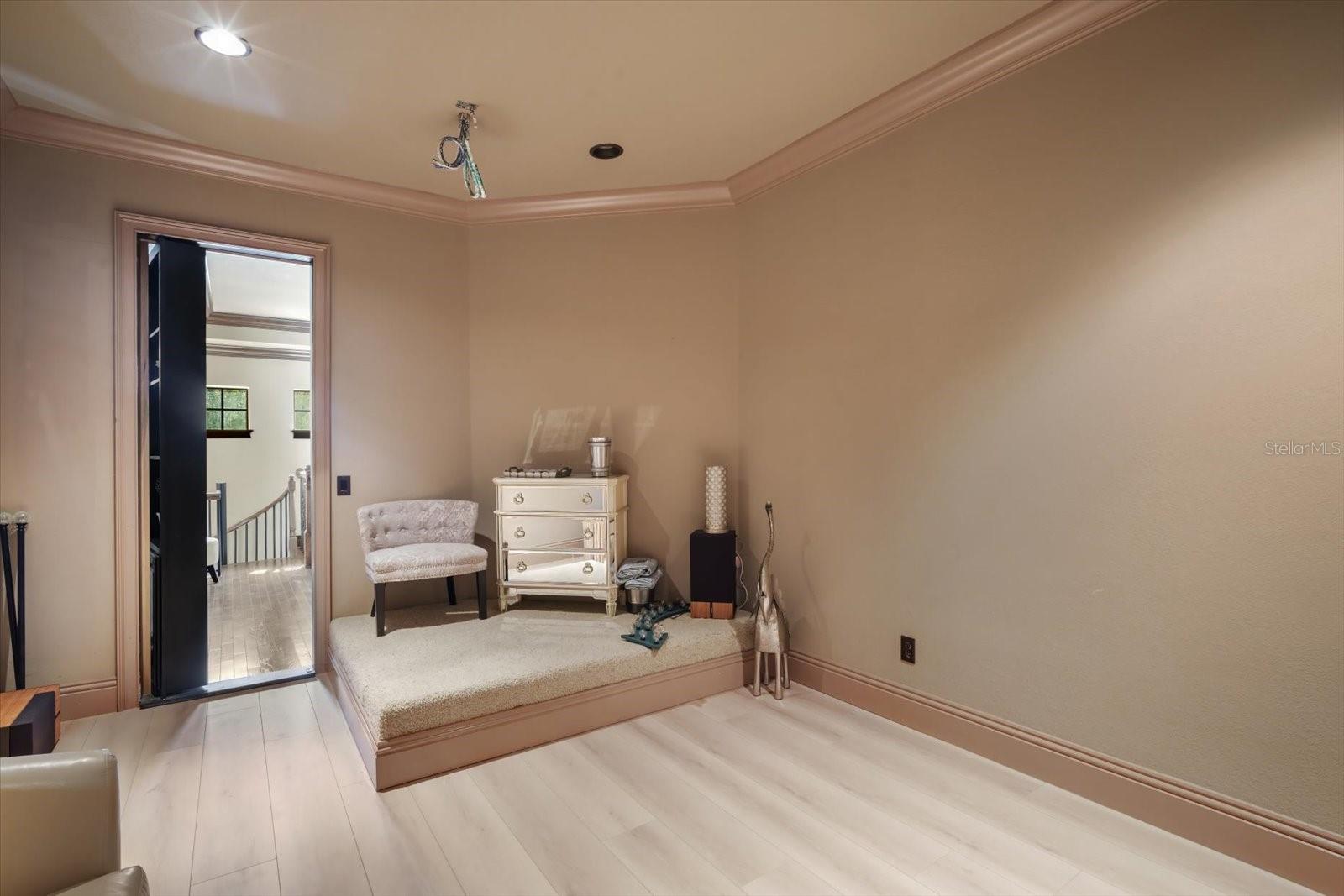 TB8436306 Property Photo