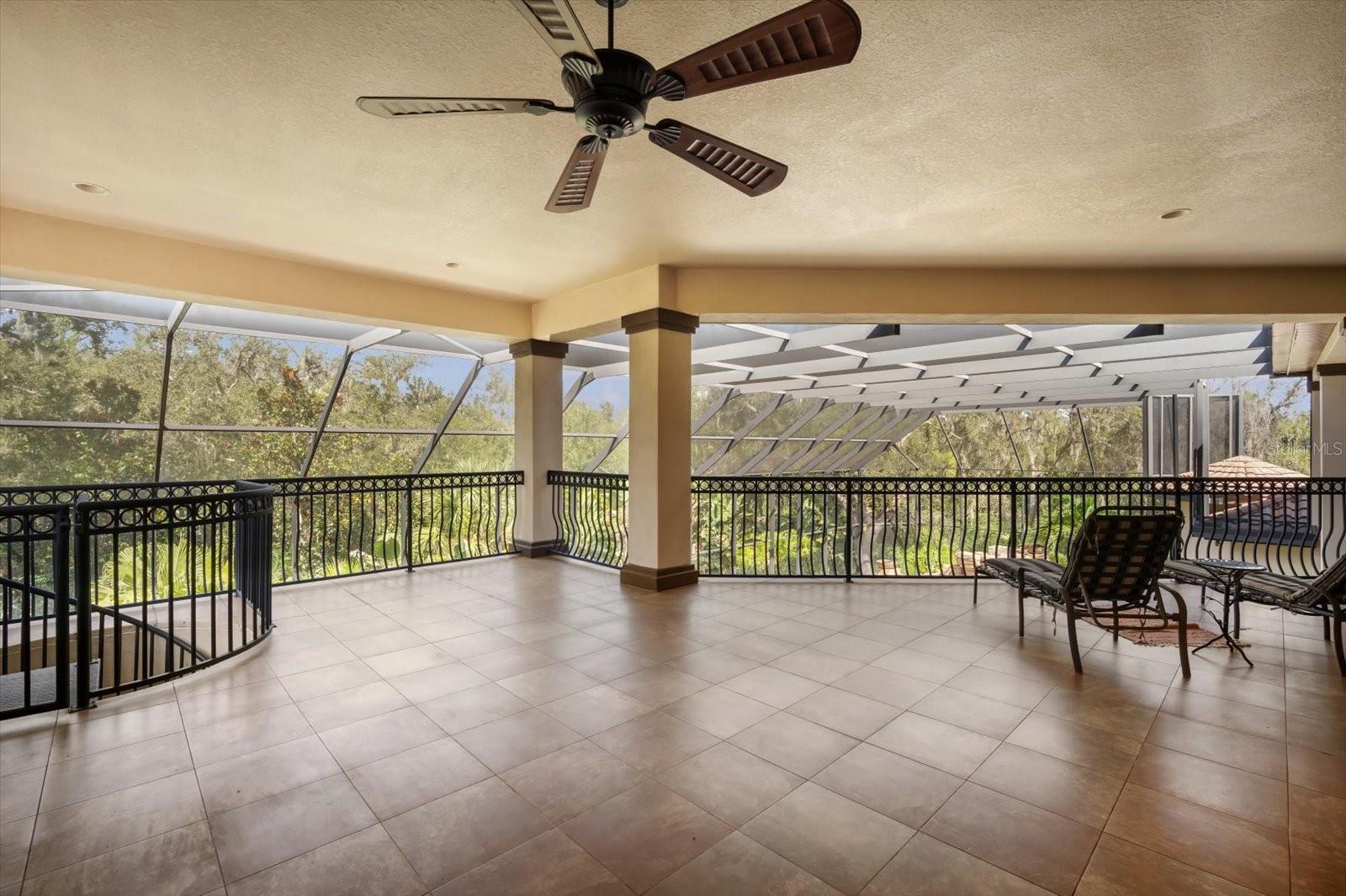 TB8436306 Property Photo