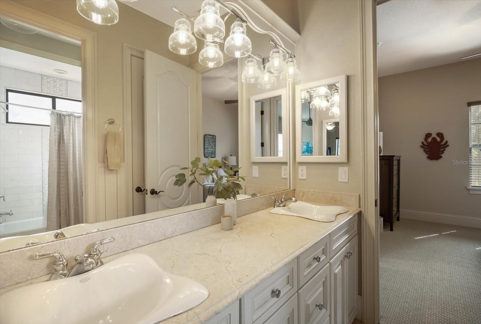 TB8436306 Property Photo