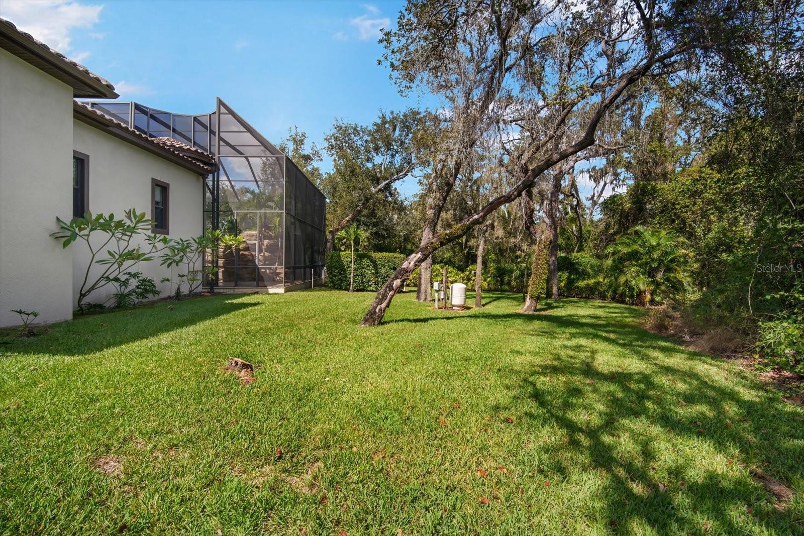 TB8436306 Property Photo