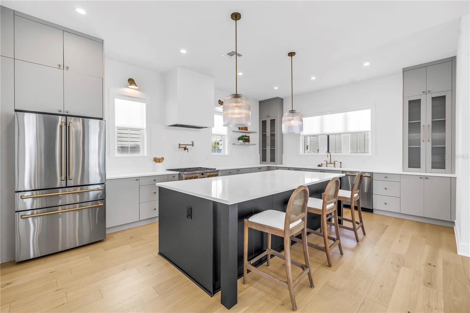 431 36TH AVE N, ST PETERSBURG, FL, 33704