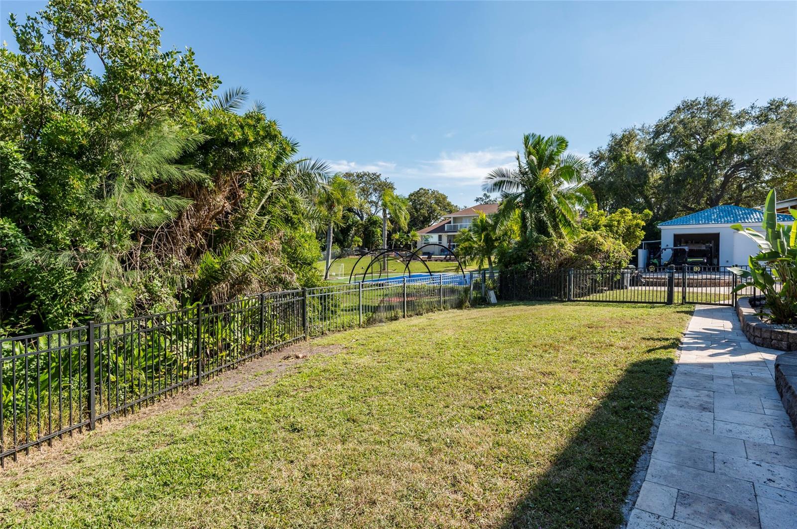 TB8436315 Property Photo