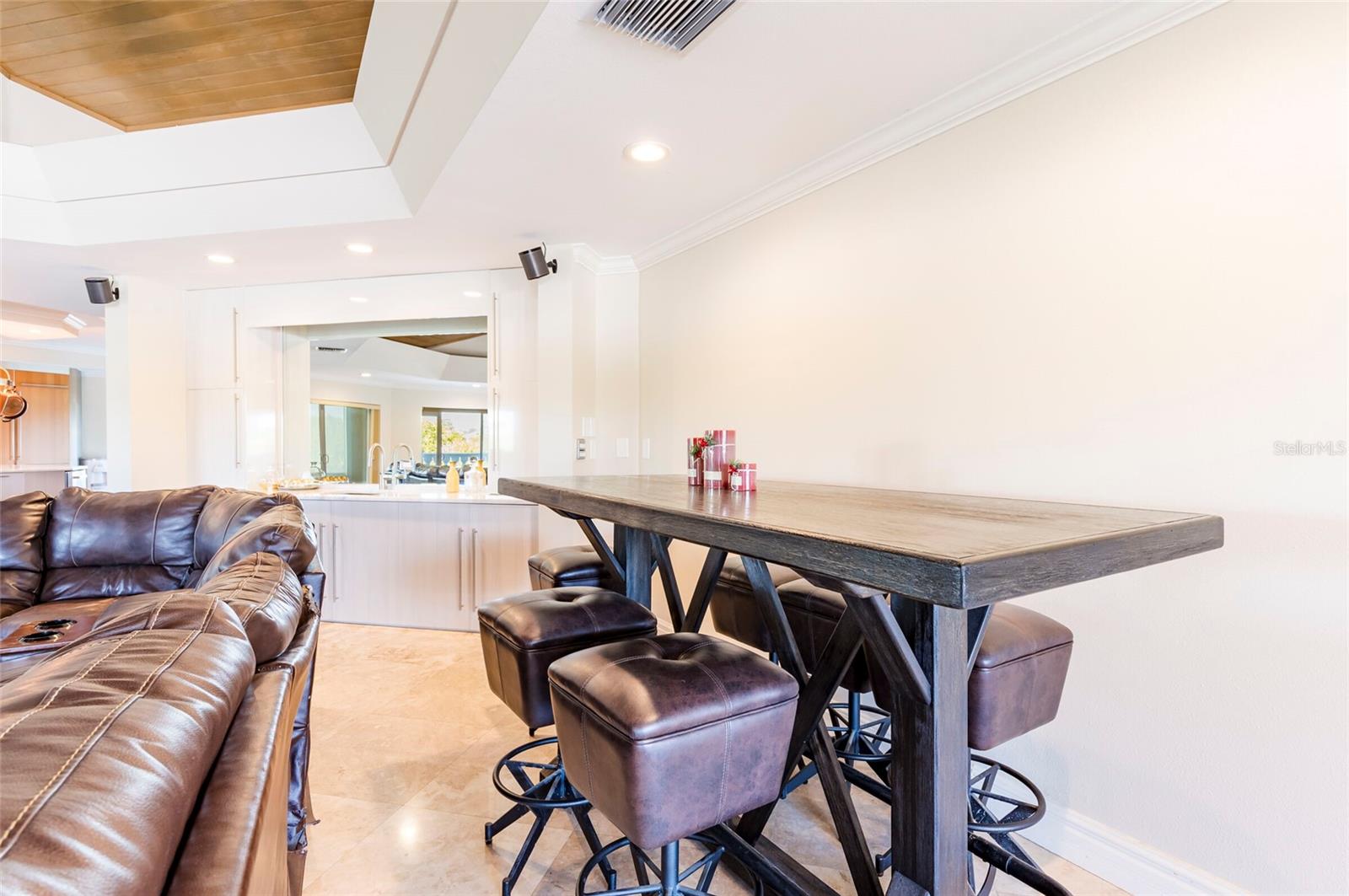 TB8436315 Property Photo