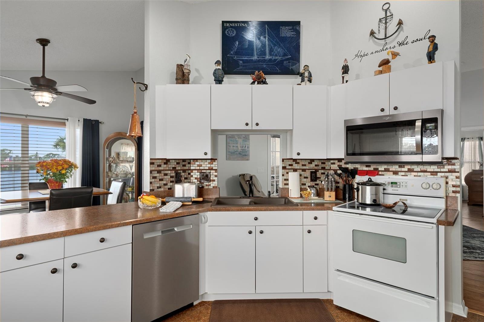 6719 MANOR BEACH RD, NEW PORT RICHEY, FL, 34652